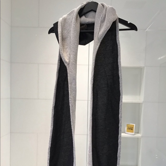Reversible Gray & White Hood w Scarf wrap OS - Picture 4 of 8